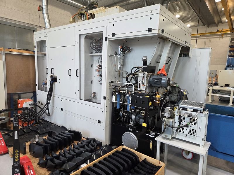 LIEBHERR LFS 380  2008