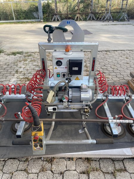 ELEPHANT GLA8F  2017